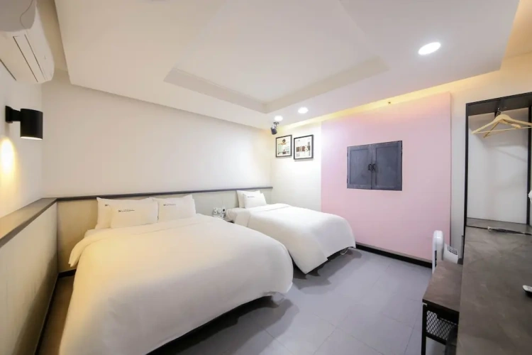 Economy Twin room