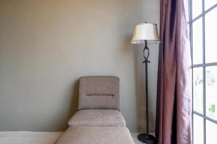 OYO 91252 Graceland Inn