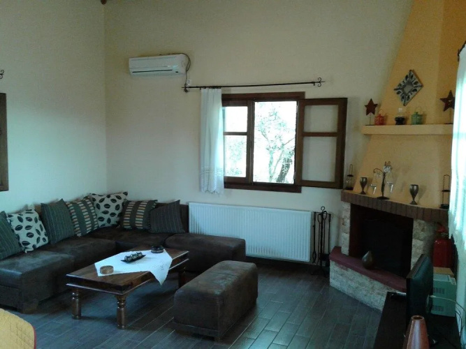 Elia Houses
