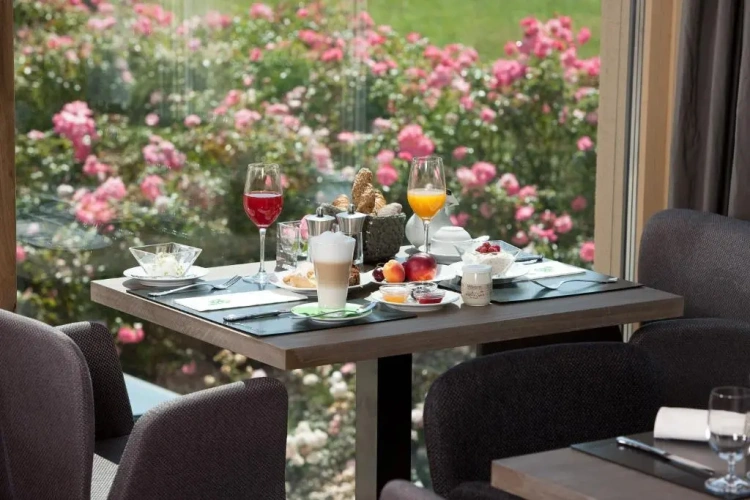 Junior Suite with balcony and with view