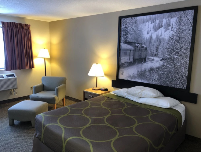 Super 8 Salmon Arm