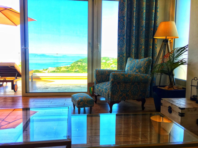FlyViewFlatsBLUE PrivateHotTub with SeaView