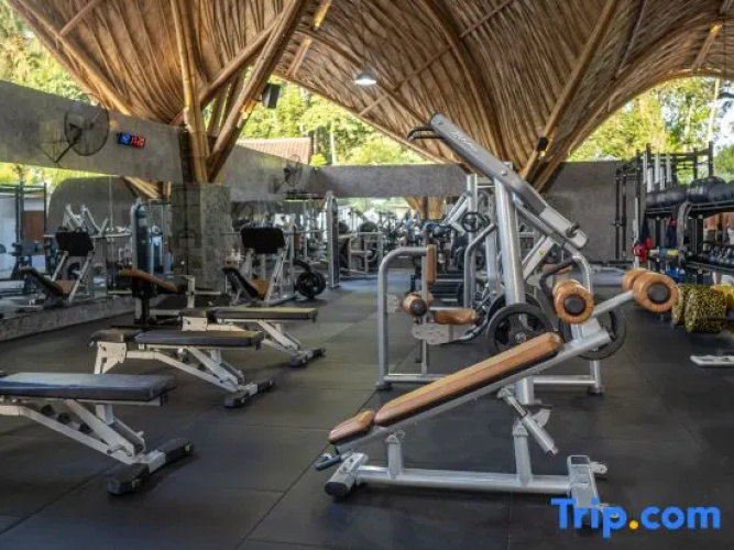 Nomada Villas - Giant Pool - Private Kitchen - Free Gym Access - 80Mbps WiFi