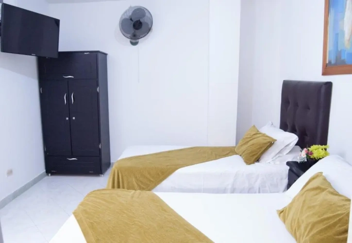 Standard Triple room