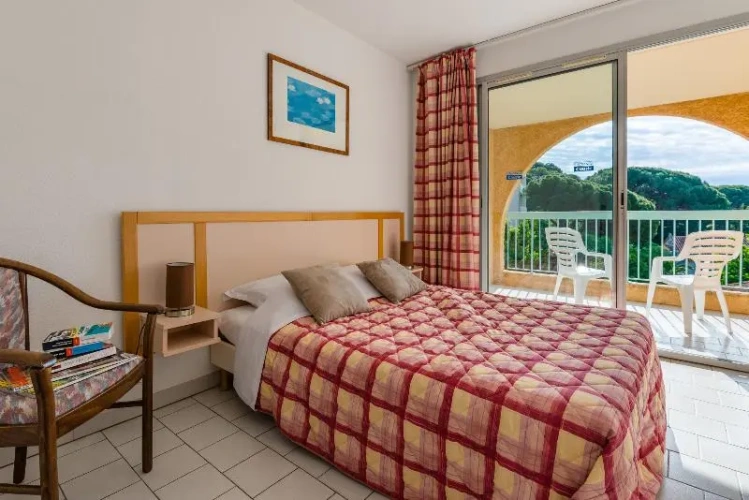 1 Bedroom Quadruple Apartment with balcony