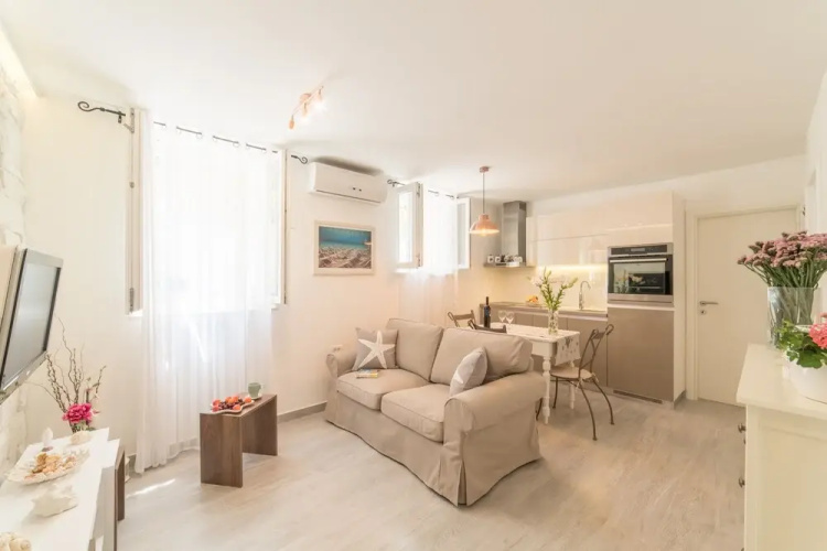 Apartment Nono near the beach with parking