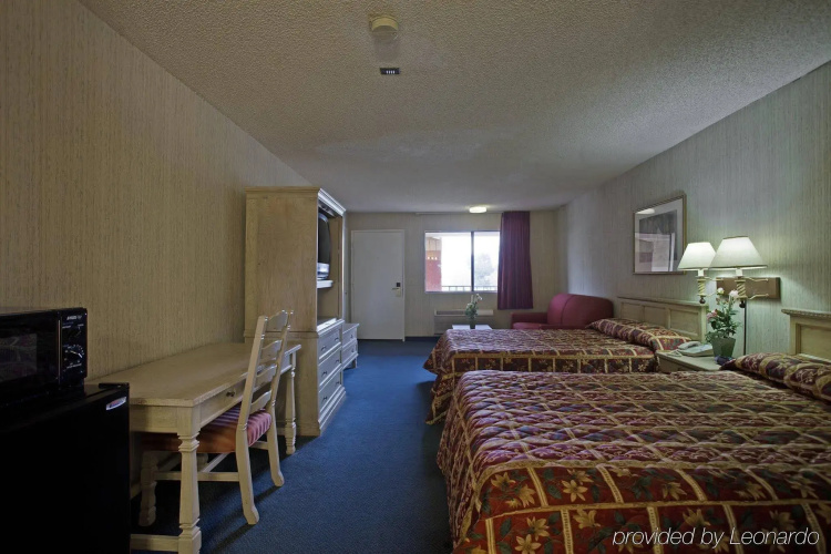 Days Inn by Wyndham Hemet