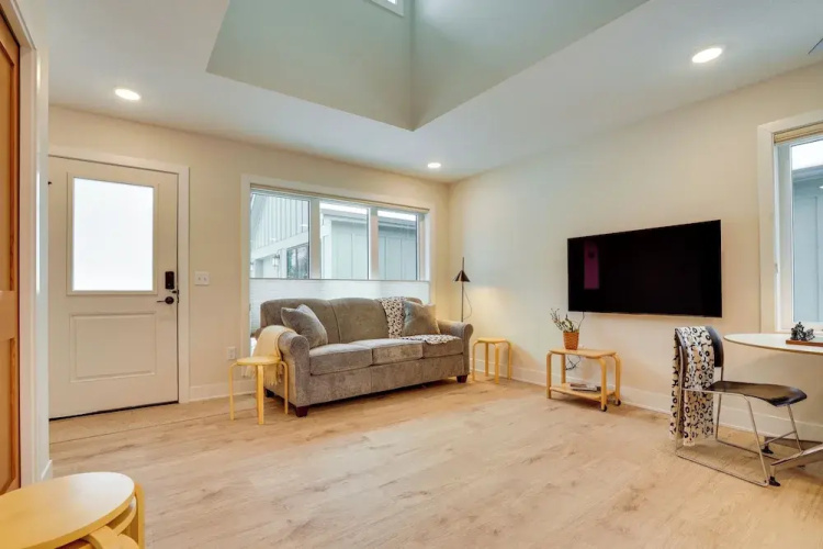 < 1 Mi to Carleton College: Wfh-friendly Apartment