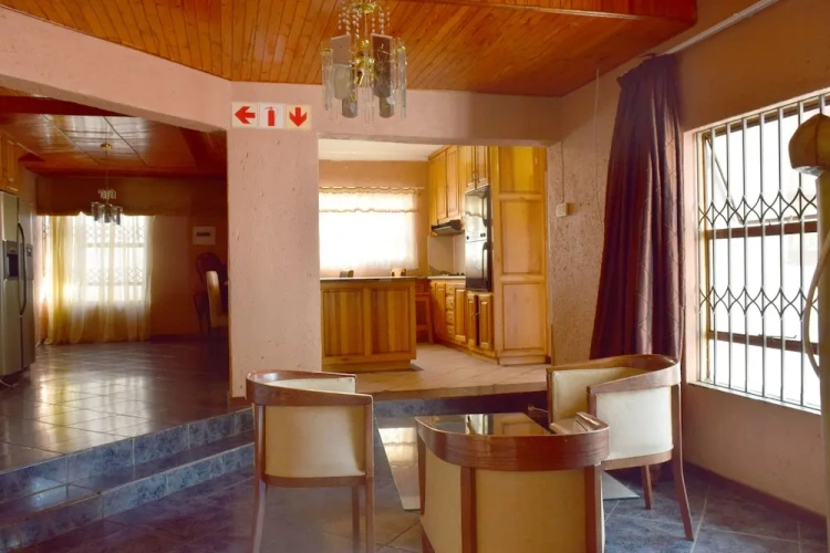 5 Bedrooms Family Cottage