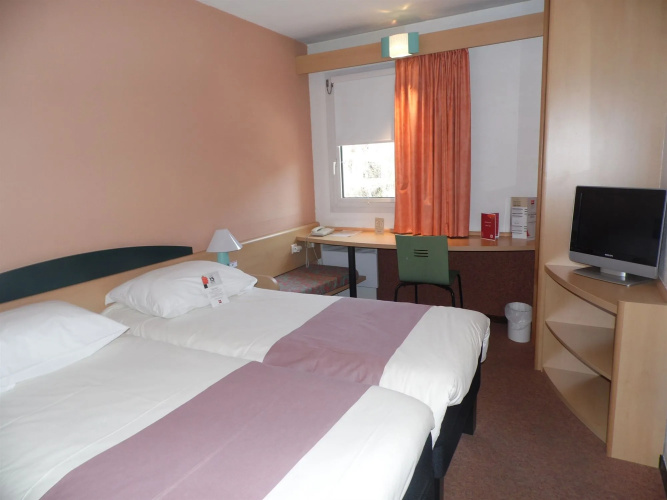 ibis Gap Centre