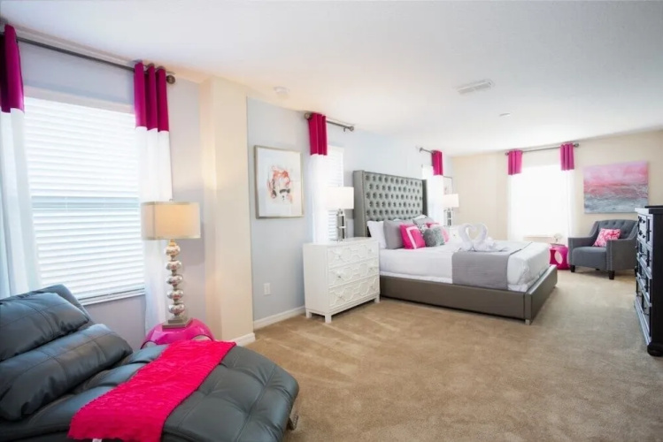 Laurel Estates 278026 5 Bedroom Villa by RedAwning