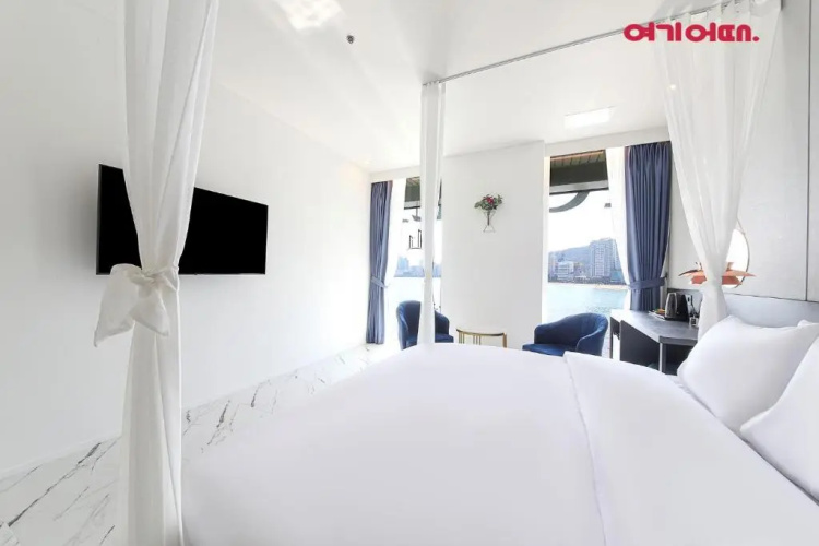 De Homme Hotel