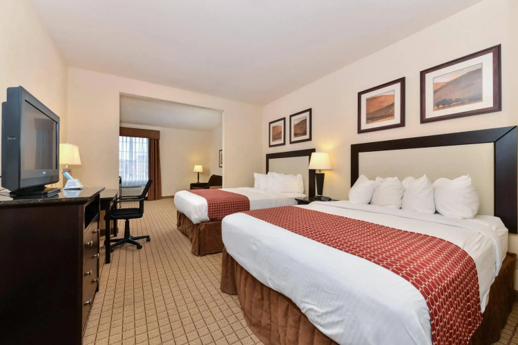 Express Inn & Suites