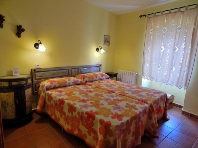4 Bedrooms Cottage