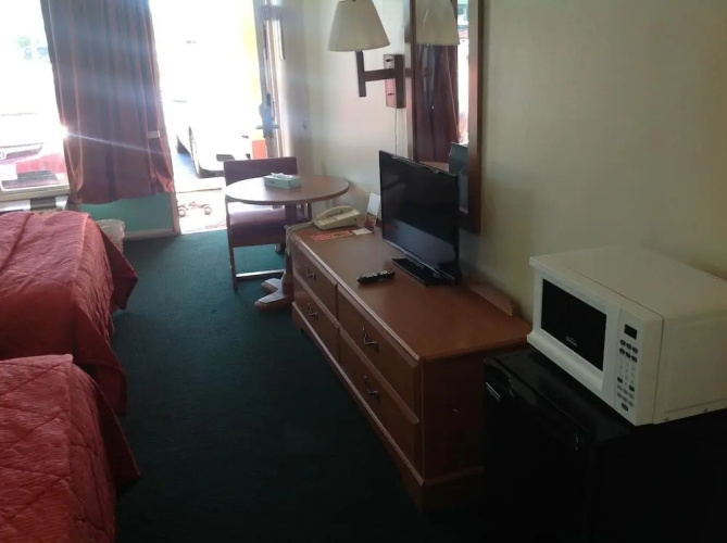 Budget Inn