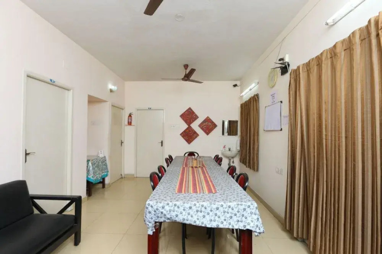 OYO 20001 SilverKey Ashok Nagar