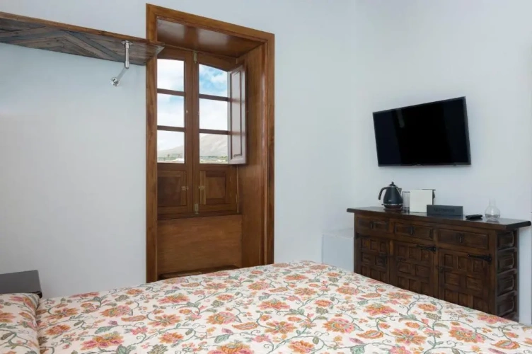 Deluxe Double room with partial sea view