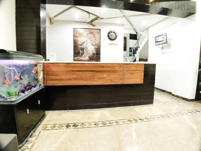 Hotel Landmark Residency