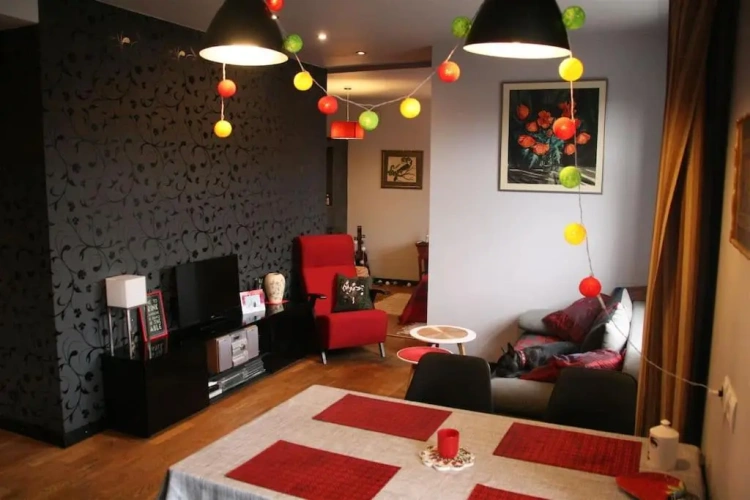 2 Bedrooms Apartment