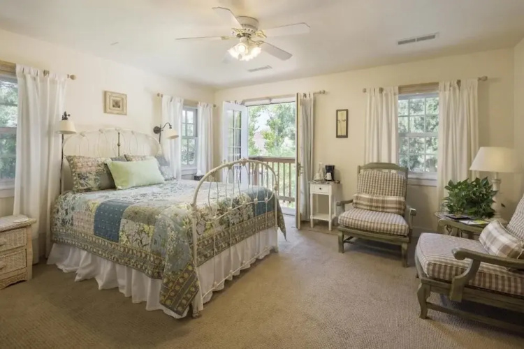 Sunflower Hill Inn