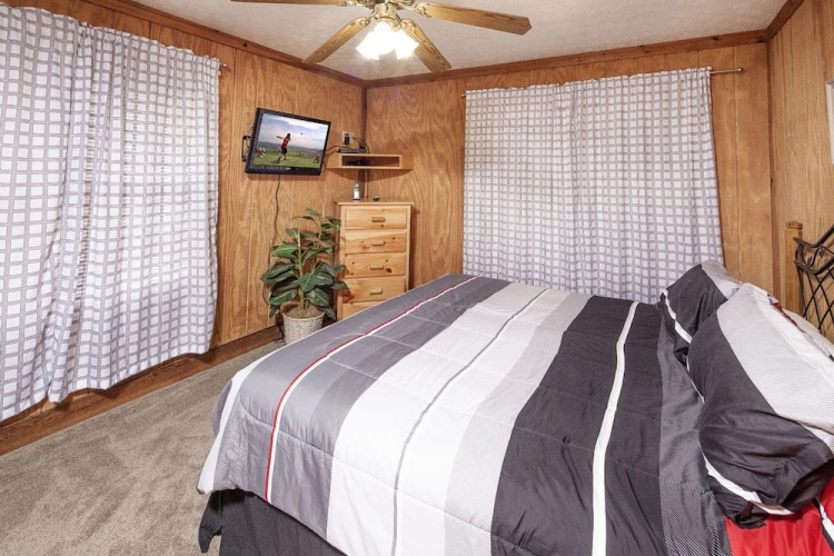 Grandpas Getaway by Eagles Ridge Resort