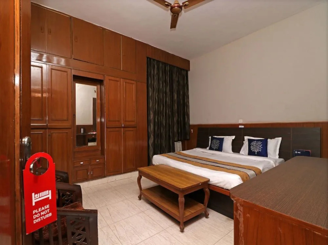 OYO 10177 A Gulshan Continental