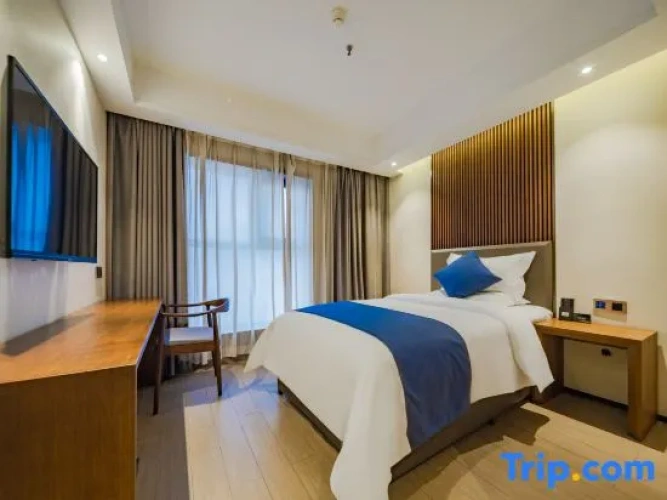 Deluxe Family Suite with city view