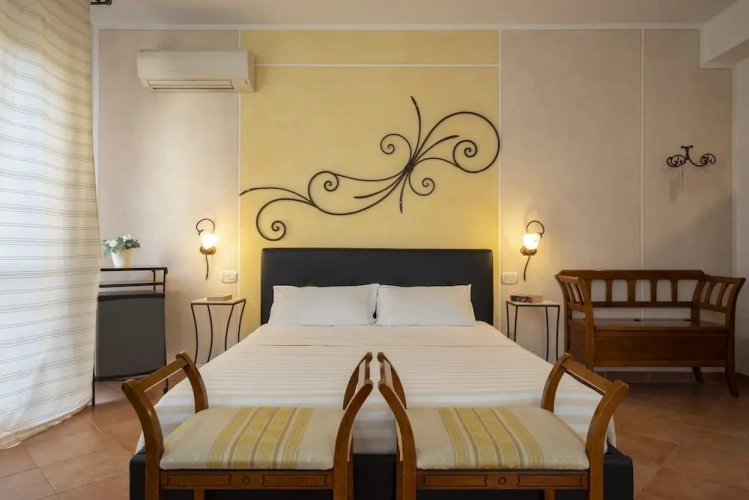 Comfort Double room with balcony and with partial sea view
