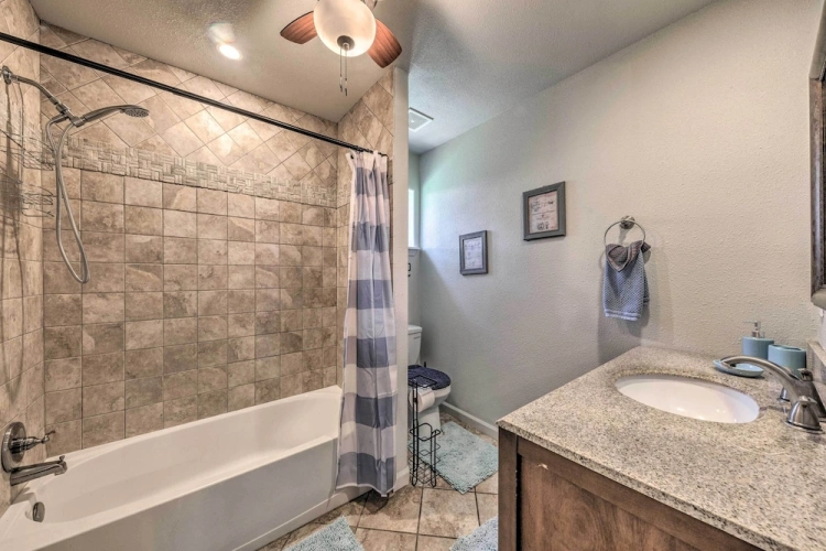 2 Bedrooms Cottage