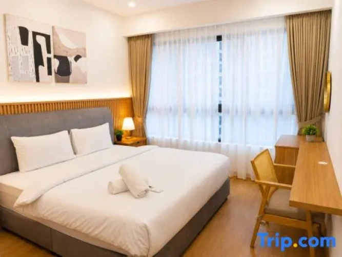 1 Bedroom Family Suite with city view
