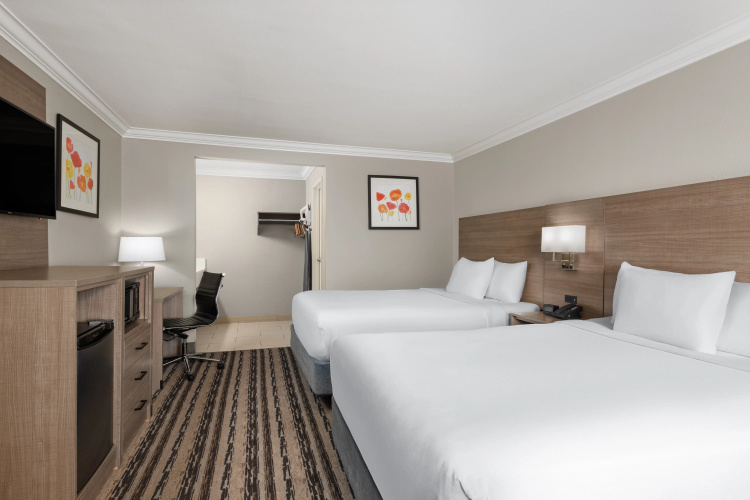 Solara Inn and Suites