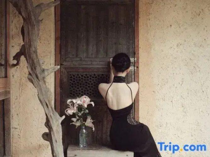Anji Jane Eyre Hot Spring B&B