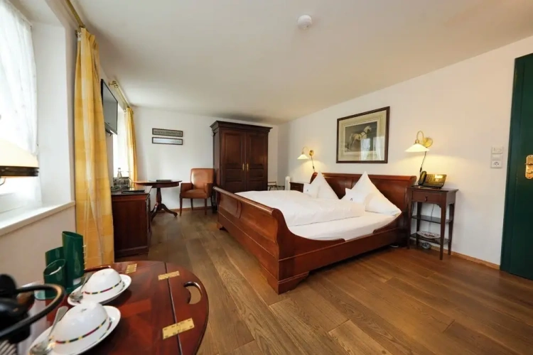 Classic Double room with courtyard view