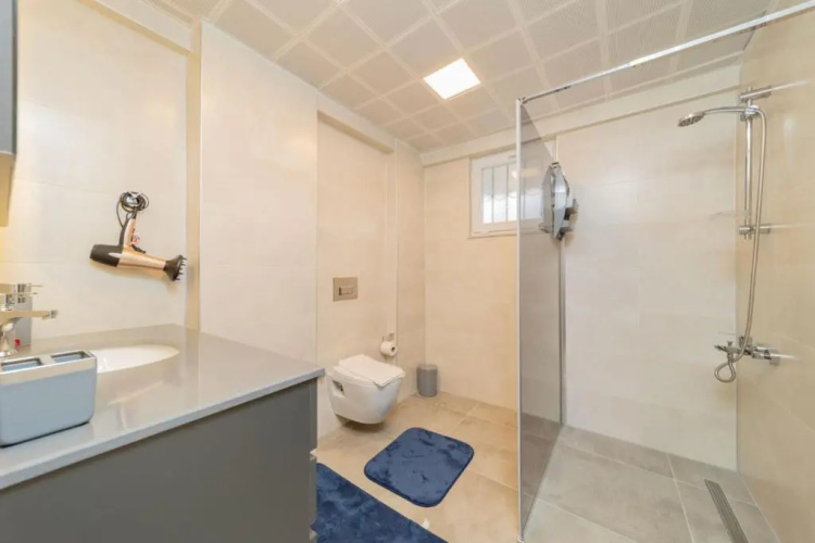 Central Located Big Spacious Flat in Muratpasa