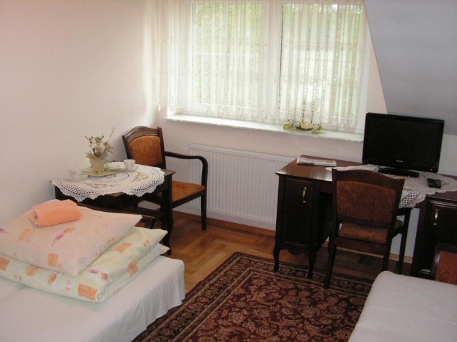 Standard Triple room
