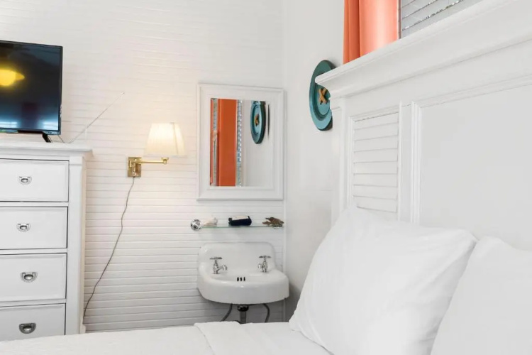 1120 E Arctic Ave - Neptune's Folly - Ocean View