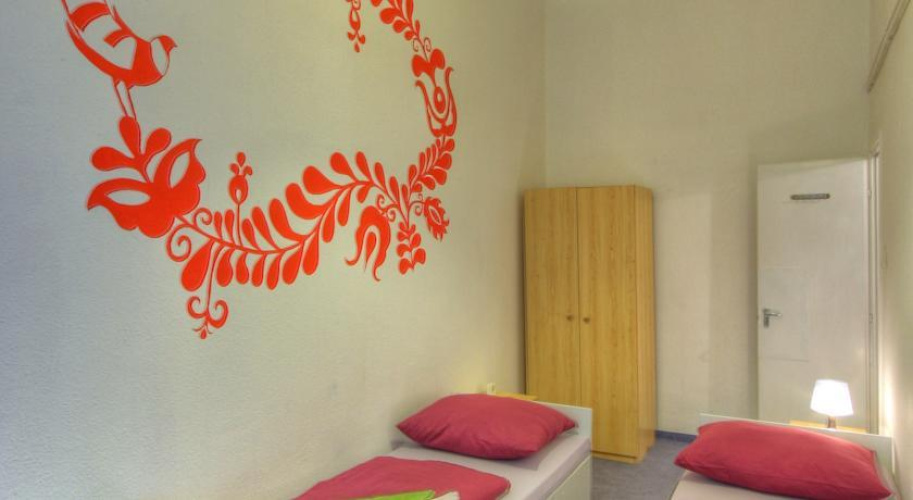 Opera Guesthouse & apartments