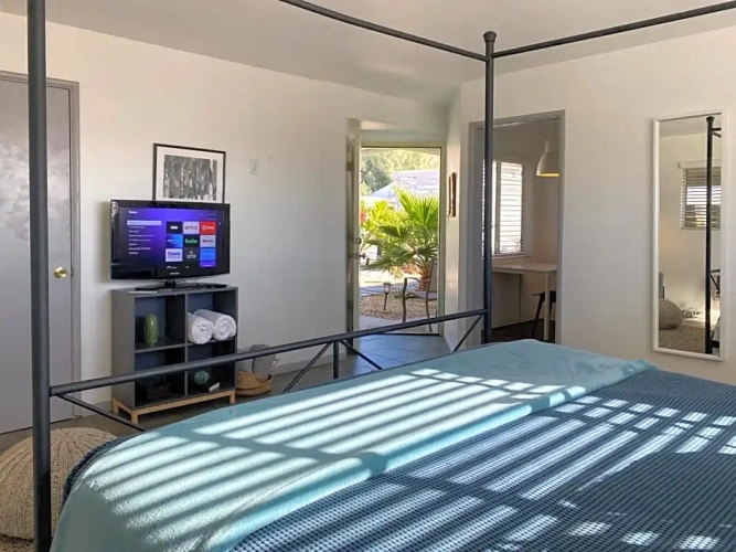 Standard Double room with pool view