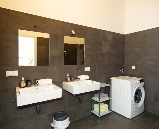 Raimond Apartment