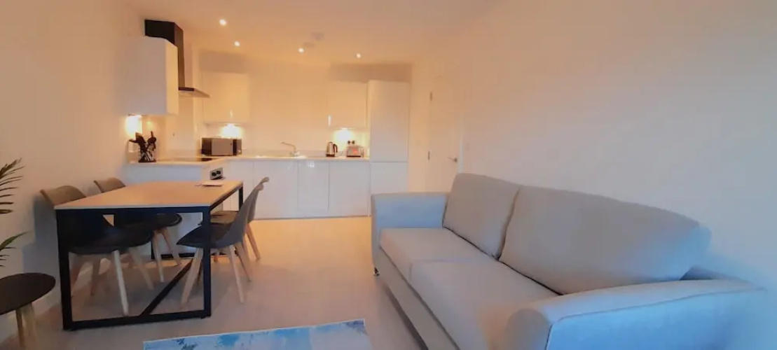 2 Bed 1 Bath Apart St Pauls Square Bham Parking