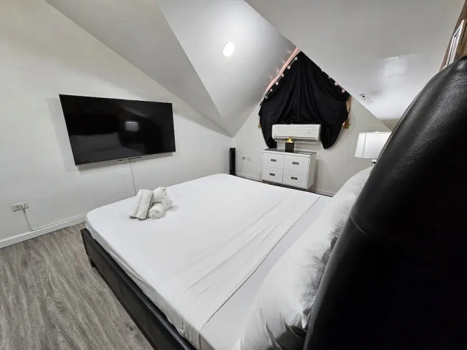 Kandi Suites 2BR with private Jacuzzi