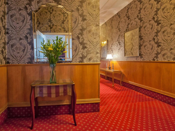 Prince's Gate Hotel