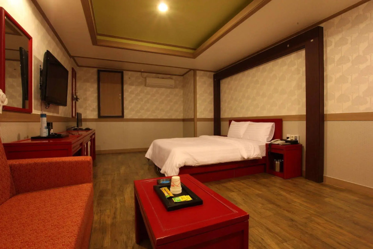 KS Hotel
