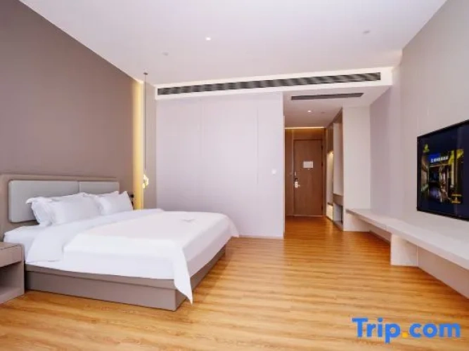 1 Bedroom Deluxe Suite with balcony