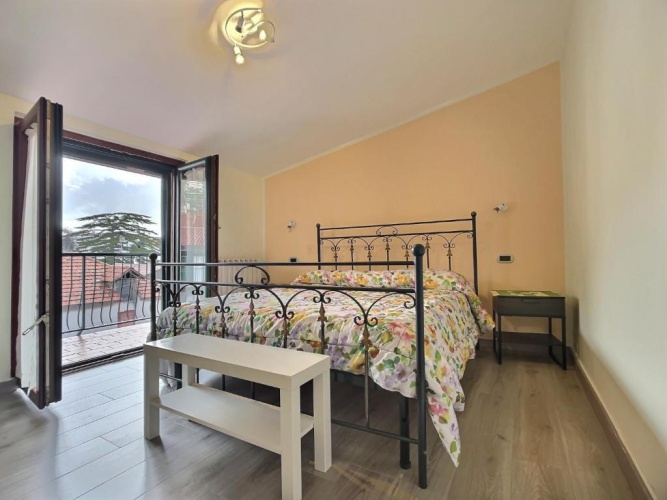 Apartment with balcony