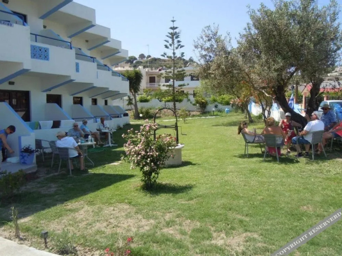 Elenis Apartments