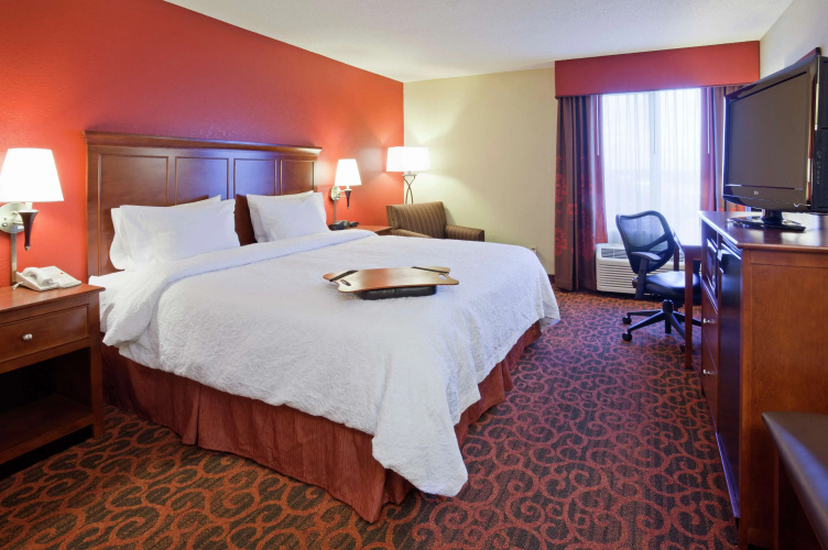 Hampton Inn Minneapolis NW Maple Grove