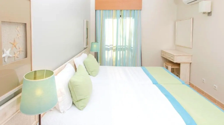 1 Bedroom Twin Apartment with garden view