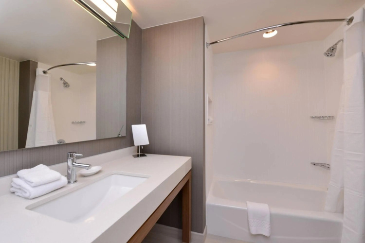 Courtyard by Marriott Toledo North