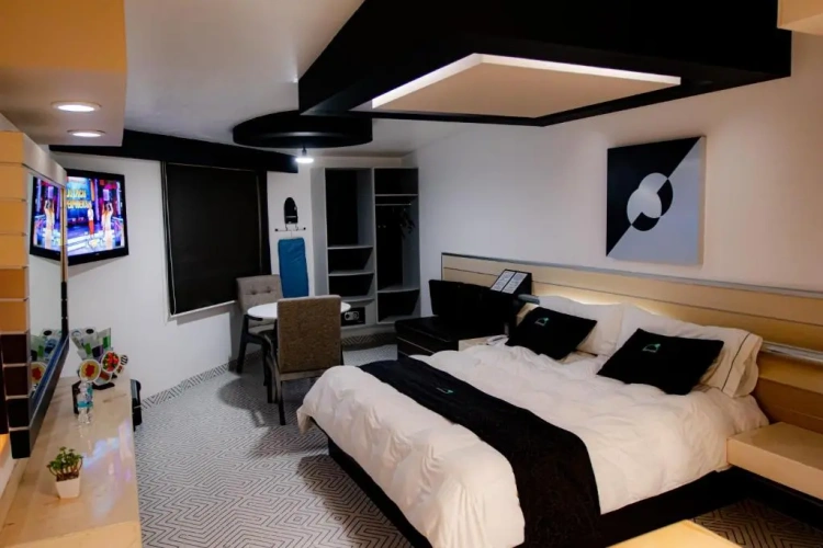 Standard Quadruple room with view